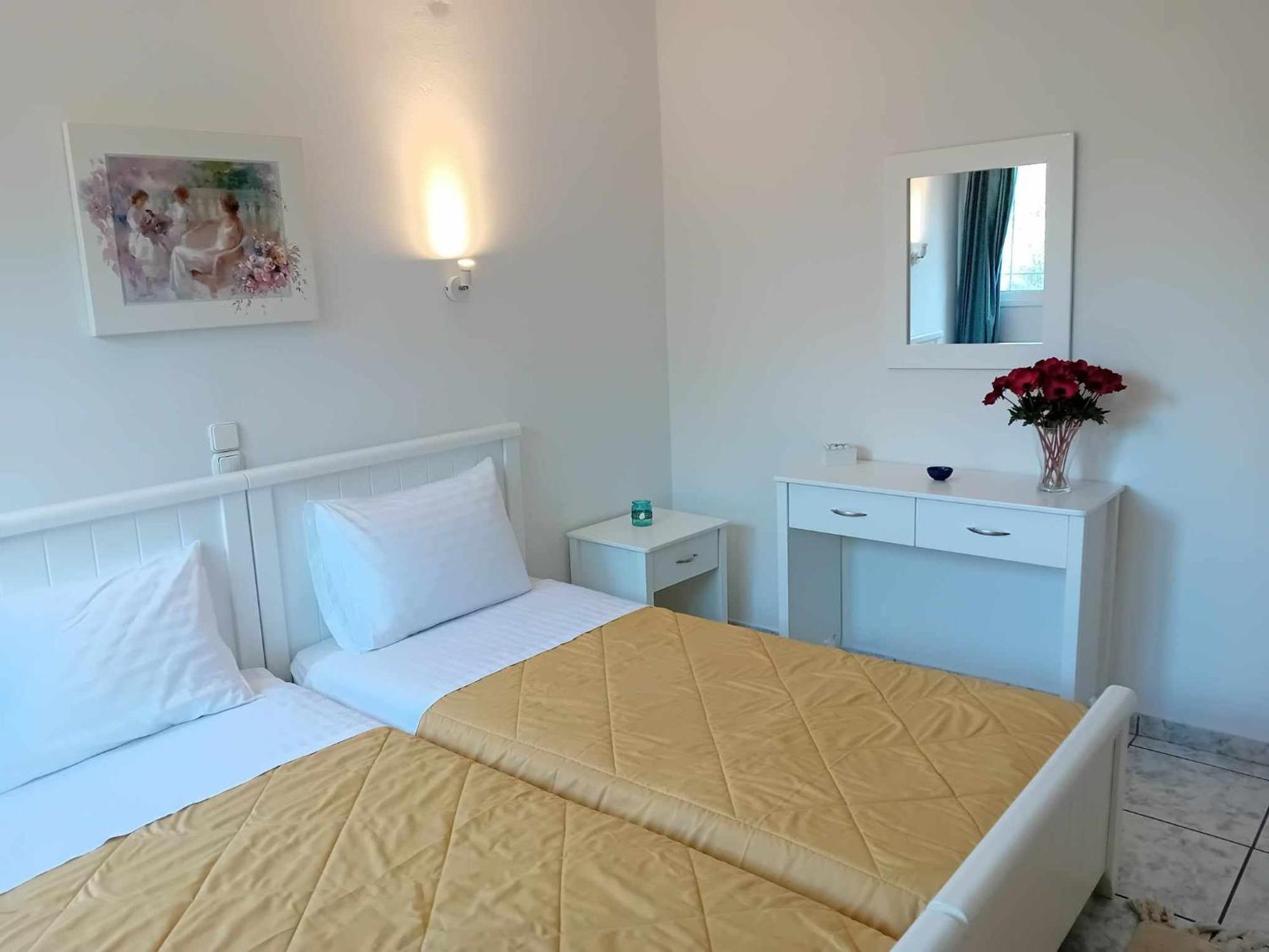 Apartments Margarita Kaizer Bridge Achilleion Exterior photo