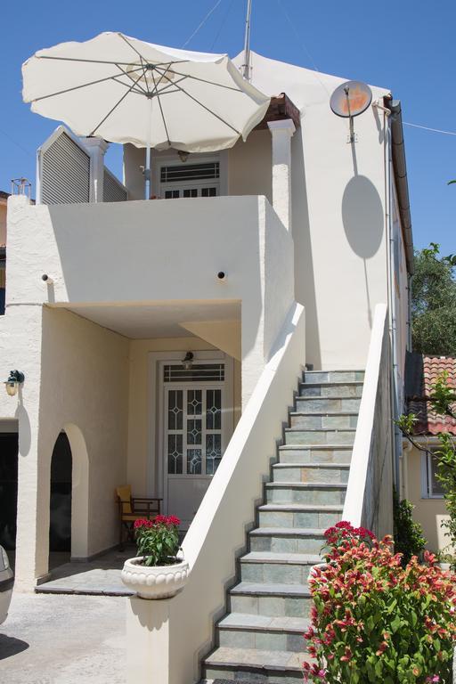 Apartments Margarita Kaizer Bridge Achilleion Exterior photo